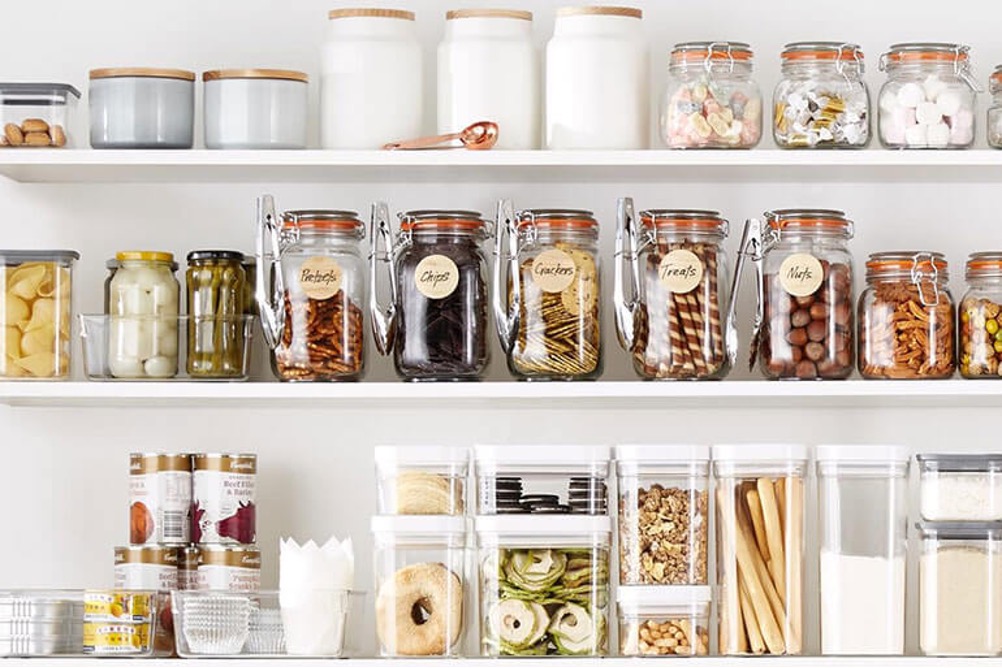 Best way to organise your pantry – Pantry food stored in clear containers